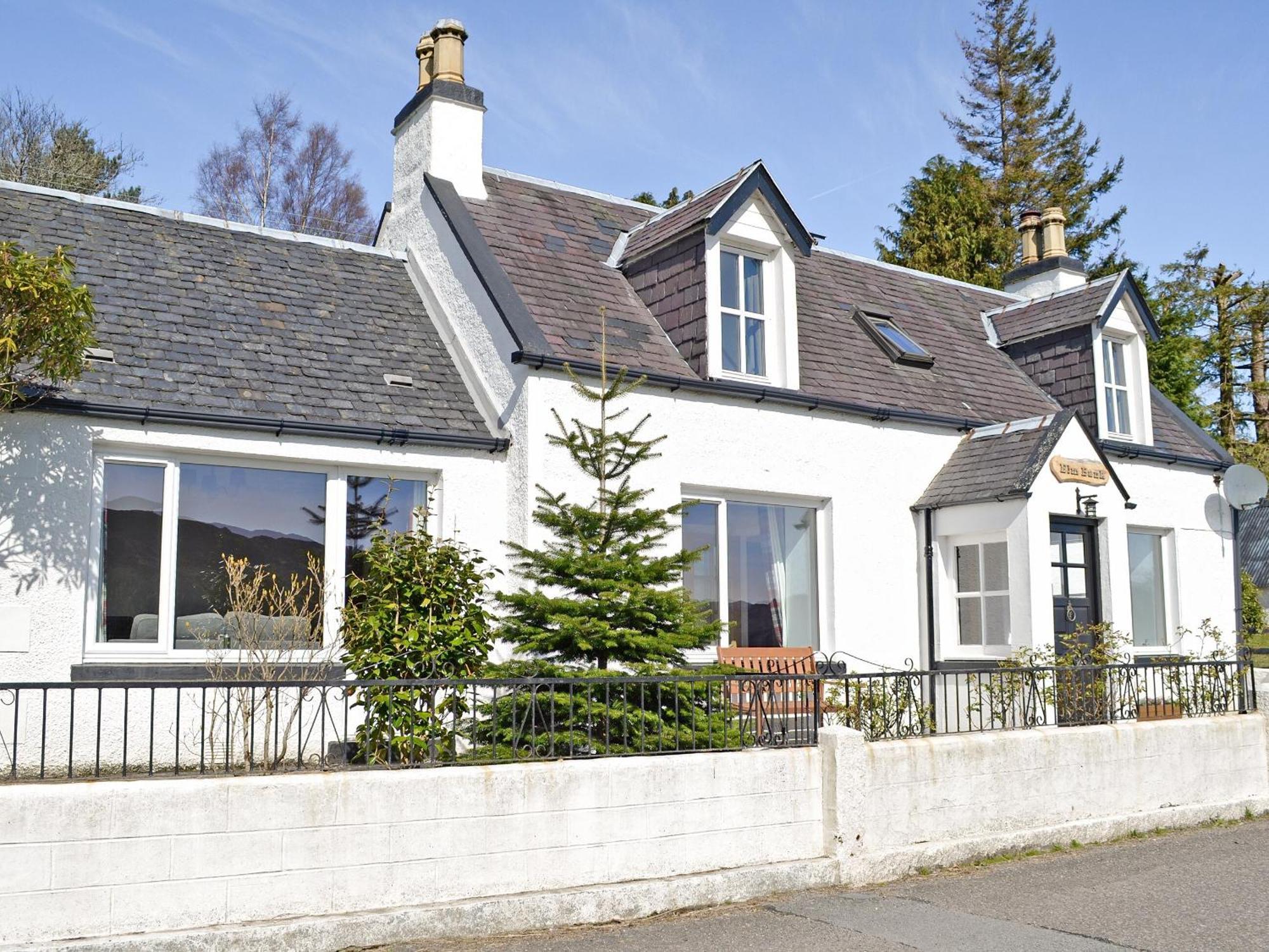 Elmbank Villa Lochcarron Exteriör bild